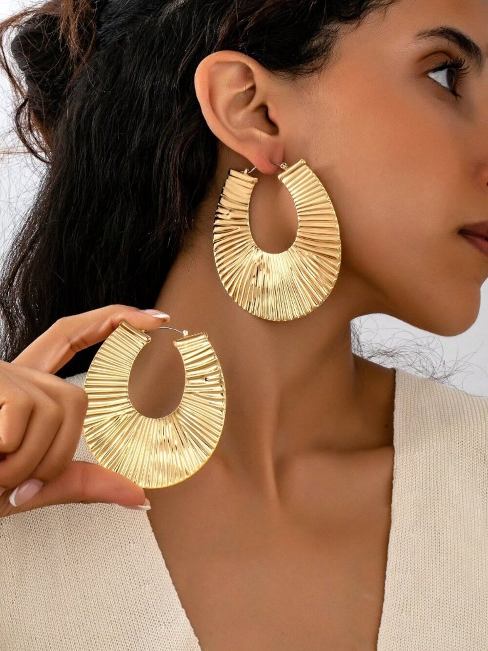 Yellow Gold Casual Women's Minimalist U-Shaped Textured Gold Hoop Earrings